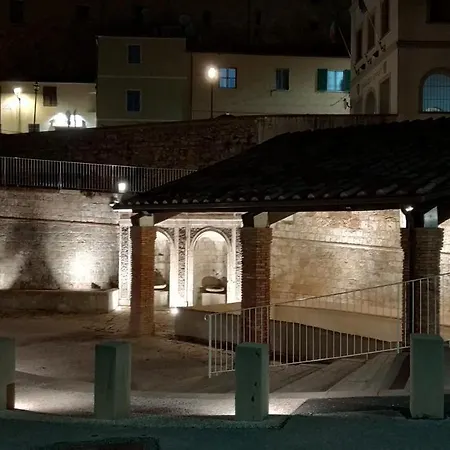 Дом отдыха Lucas House *